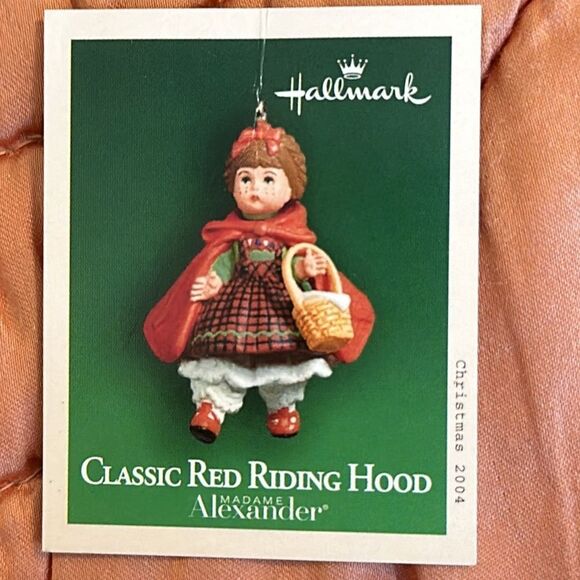 Vintage new in box 2004 Hallmark Classic Red Riding Hood Miniature ornament - Picture 6 of 6